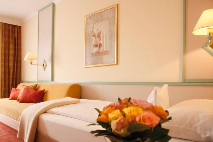 Hotel Dein Franz Bad Fussing Room photo